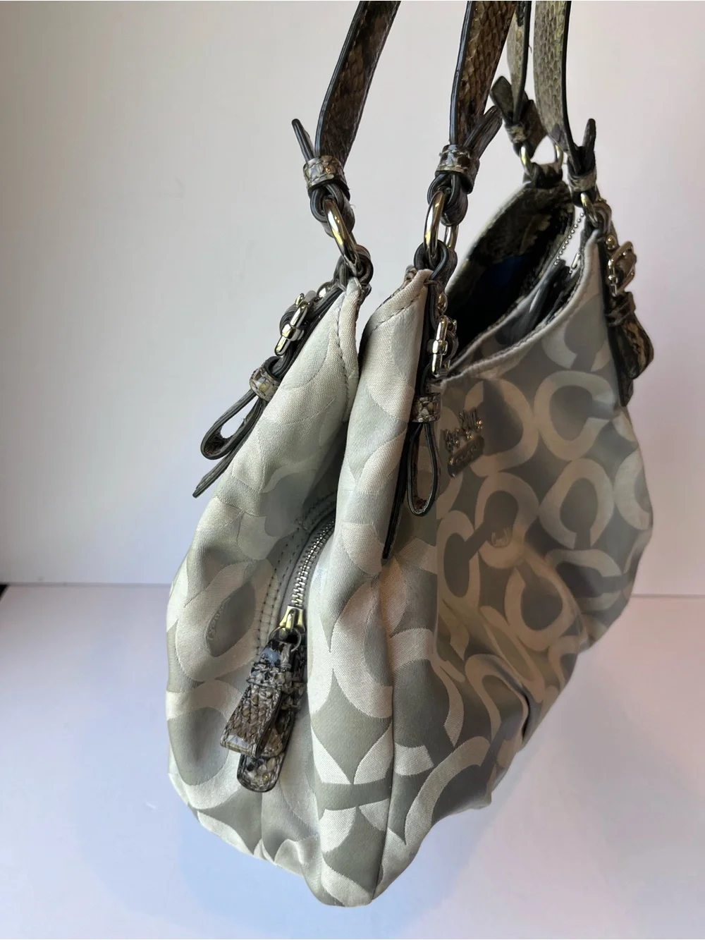 Vintage Coach 17689 Madison Op Art Maggie Shoulder Bag